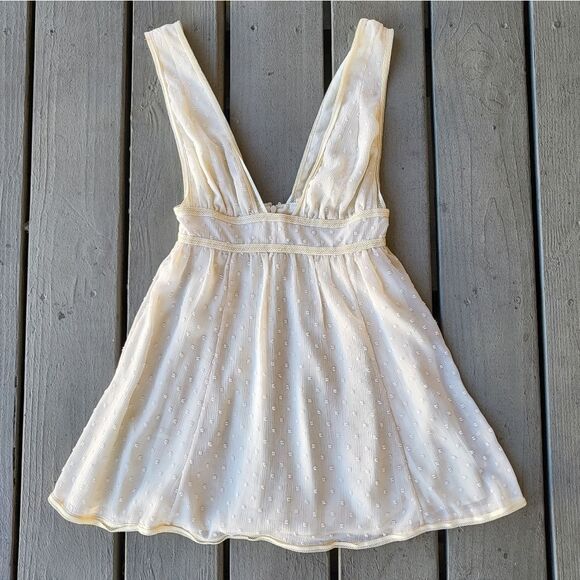 NBD Isaac Mini Dress Plunge Neck Swiss Dot Sleeveless Fit & Flare Cream Size XS - Picture 4 of 9